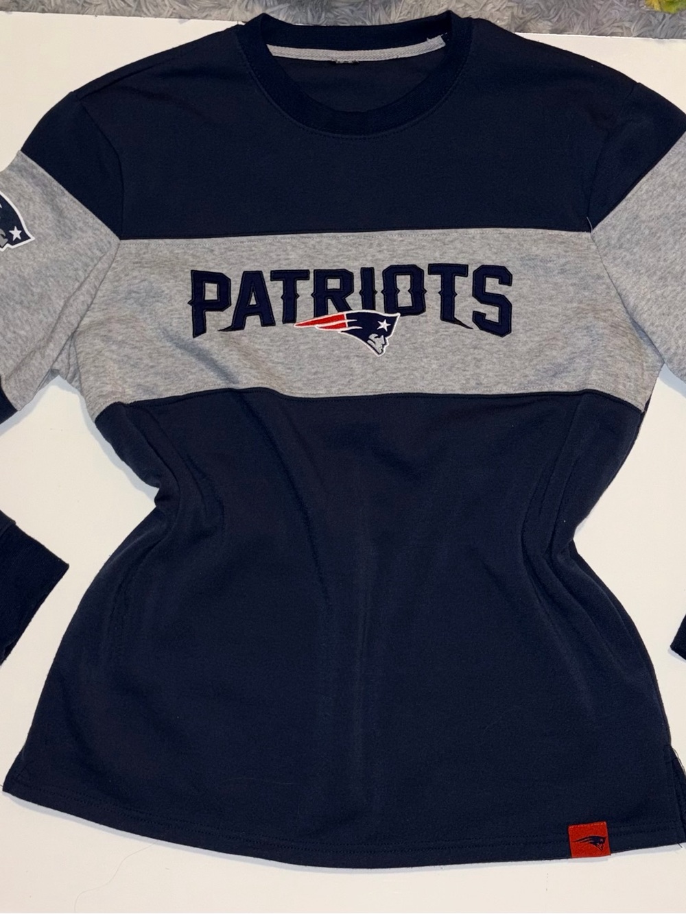 Patriots Navy & Gray Colorblock Long Sleeve Top